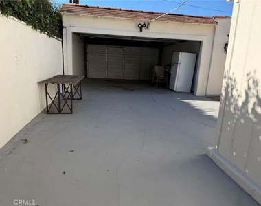 113 N Doheny - Photo Thumbnail 19