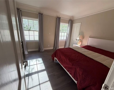 113 N Doheny - Photo Thumbnail 8