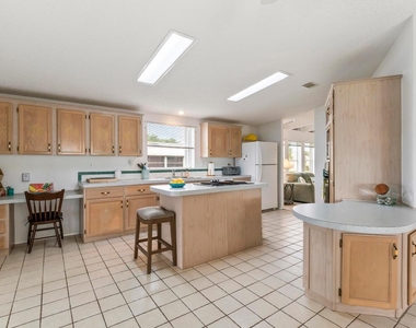 8913 Sw Chevy Circle - Photo Thumbnail 7