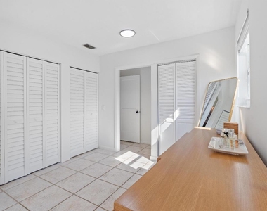 4921 Ne 23rd Avenue - Photo Thumbnail 16