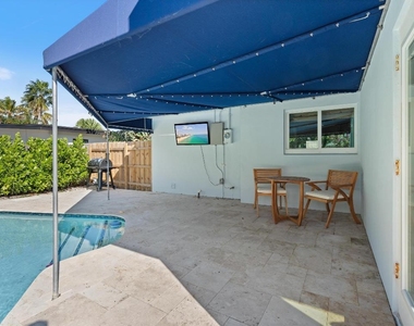 4921 Ne 23rd Avenue - Photo Thumbnail 3