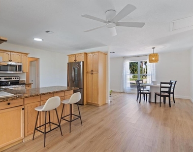 4921 Ne 23rd Avenue - Photo Thumbnail 7