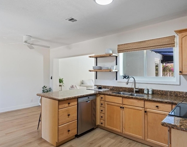 4921 Ne 23rd Avenue - Photo Thumbnail 9