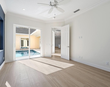 248 Honeysuckle Drive - Photo Thumbnail 10