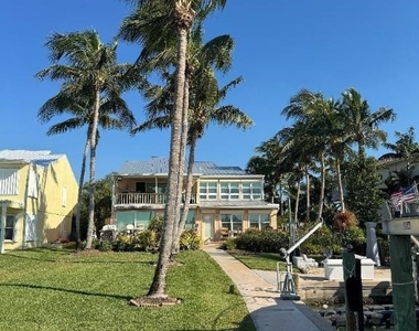 409 Fernandina Street - Photo Thumbnail 6