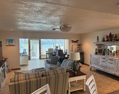 409 Fernandina Street - Photo Thumbnail 11