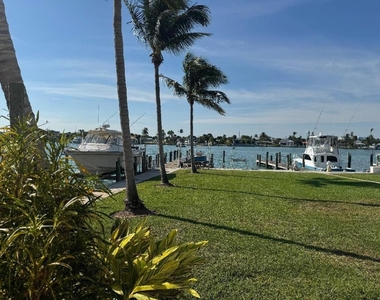 409 Fernandina Street - Photo Thumbnail 2