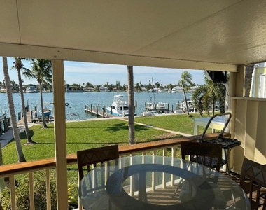 409 Fernandina Street - Photo Thumbnail 22