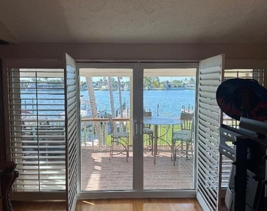 409 Fernandina Street - Photo Thumbnail 20