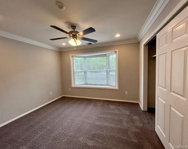 98 Village Green Drive - Photo Thumbnail 6