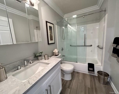 98 Village Green Drive - Photo Thumbnail 11