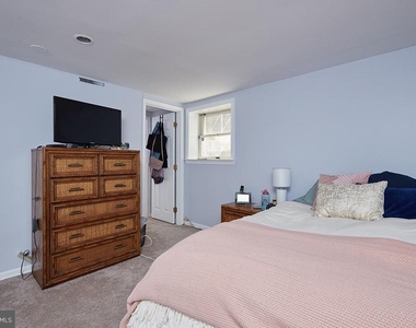 1331 35th Street Nw - Photo Thumbnail 2