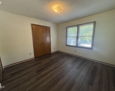 5112 Vann Street - Photo Thumbnail 10