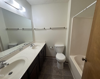 5112 Vann Street - Photo Thumbnail 9