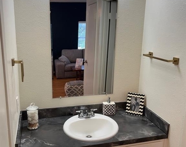 4209 Avenue B Ave - Photo Thumbnail 5