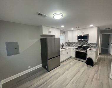 417 Hickory Street - Photo Thumbnail 1