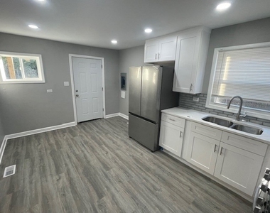 432 Hickory Street - Photo Thumbnail 4