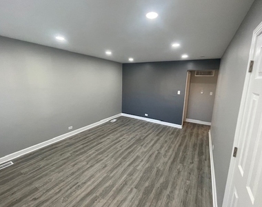 432 Hickory Street - Photo Thumbnail 5