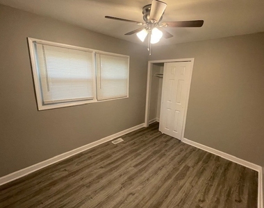 432 Hickory Street - Photo Thumbnail 6
