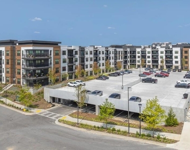 1400 Laurel Crossing Parkway - Photo Thumbnail 33