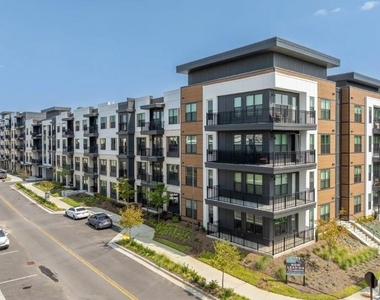 1400 Laurel Crossing Parkway - Photo Thumbnail 16
