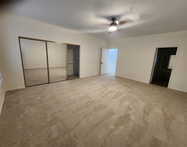 3130 Holly Hall Street - Photo Thumbnail 17