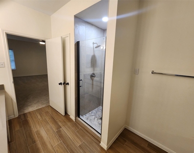 3130 Holly Hall Street - Photo Thumbnail 10