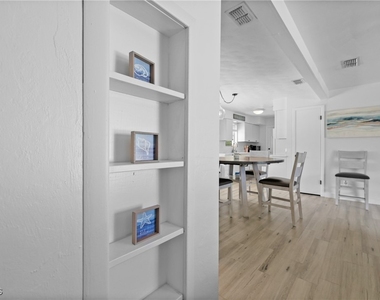 1661 Coronado Road - Photo Thumbnail 16