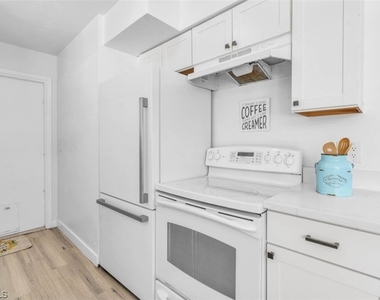 1661 Coronado Road - Photo Thumbnail 38