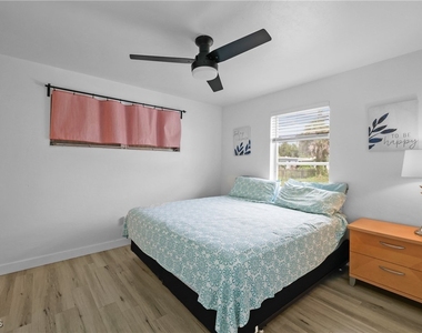 1661 Coronado Road - Photo Thumbnail 12