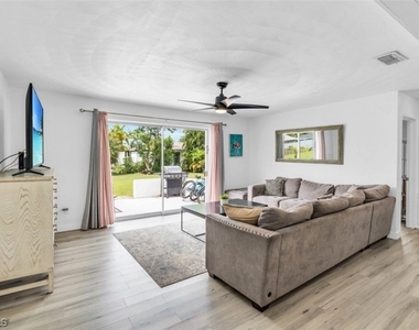 1661 Coronado Road - Photo Thumbnail 32