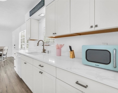 1661 Coronado Road - Photo Thumbnail 36