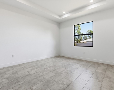 1087 Rugby Lane - Photo Thumbnail 6