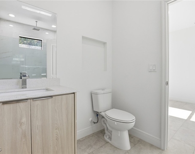 1087 Rugby Lane - Photo Thumbnail 15