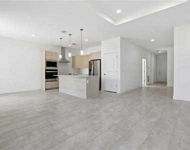1087 Rugby Lane - Photo Thumbnail 2
