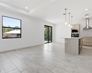 1087 Rugby Lane - Photo Thumbnail 3