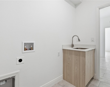 1087 Rugby Lane - Photo Thumbnail 17