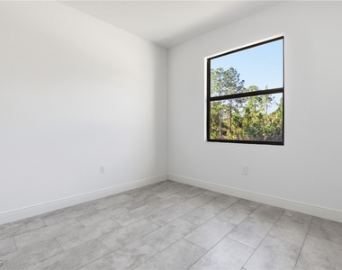 1087 Rugby Lane - Photo Thumbnail 11