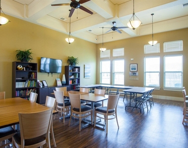 2725 Leopard Street - Photo Thumbnail 2