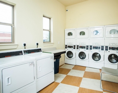2725 Leopard Street - Photo Thumbnail 11