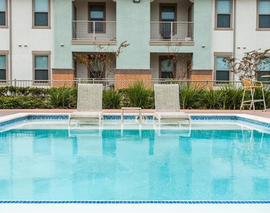 2725 Leopard Street - Photo Thumbnail 5