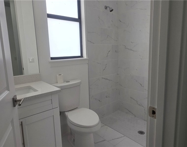 925 Chenault Street - Photo Thumbnail 13