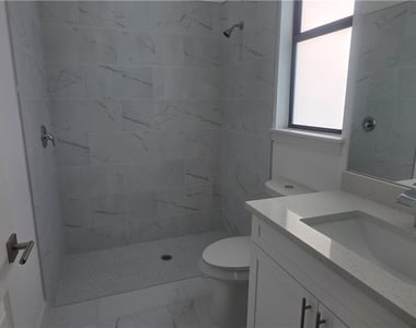 925 Chenault Street - Photo Thumbnail 8