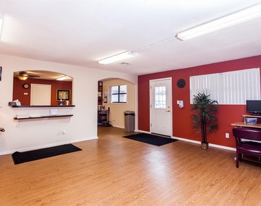 411 Lozano Street - Photo Thumbnail 1