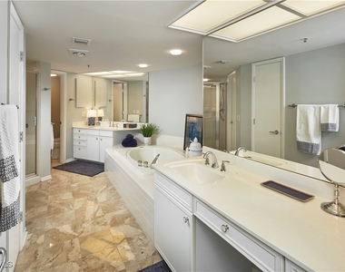 4651 Gulf Shore Boulevard N - Photo Thumbnail 11