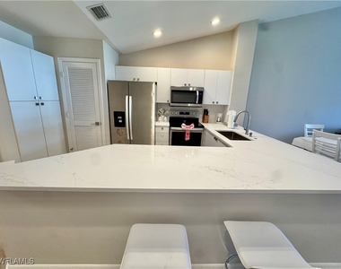 5045 Cedar Springs Drive - Photo Thumbnail 13