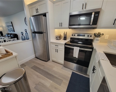 200 Forest Lakes Boulevard - Photo Thumbnail 2