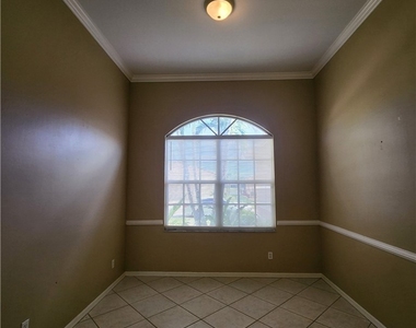 11082 Lakeland Circle - Photo Thumbnail 5