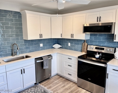 202 Peppermint Lane - Photo Thumbnail 3