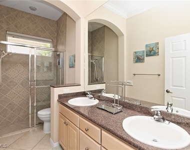 1901 Winding Oaks Way - Photo Thumbnail 13